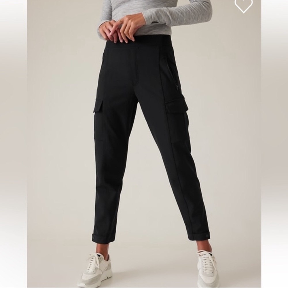 Athleta Endless High Rise  Black Cargo   Pants Size 16